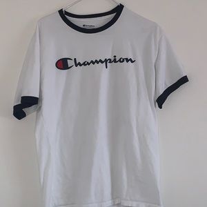 White champion T-shirt🤍💙